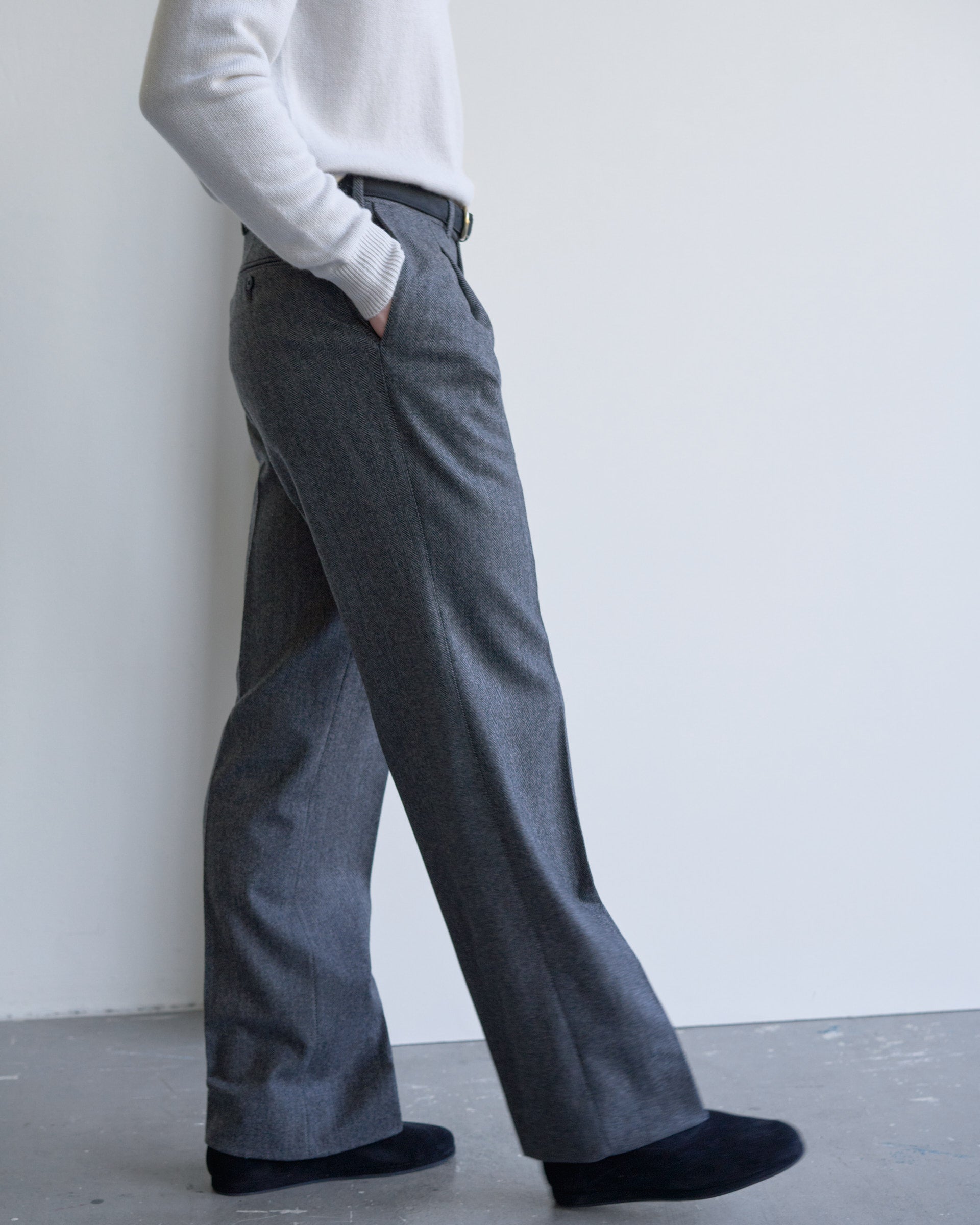 Amo Trouser in Wool Herringbone - Dk Grey