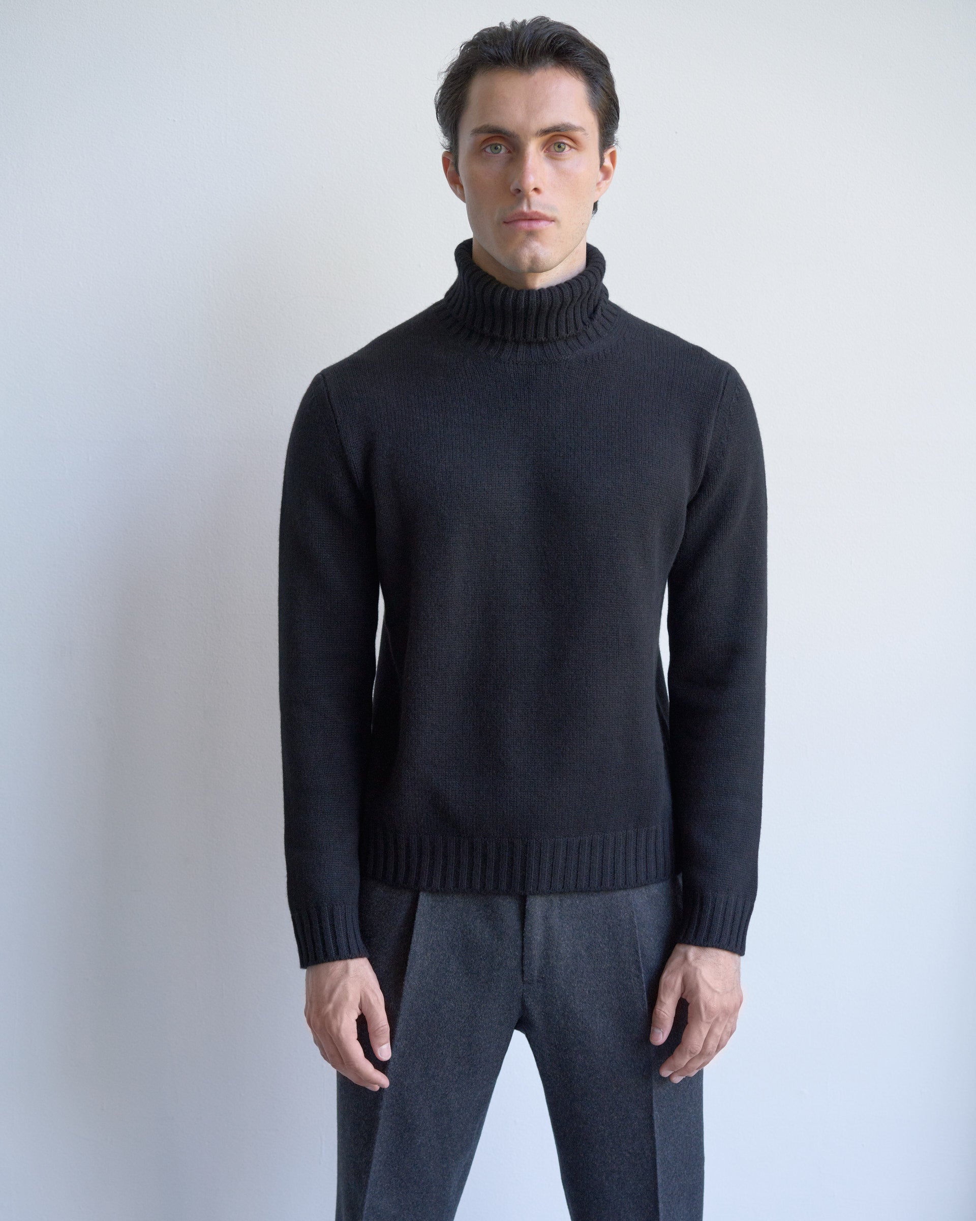 Four Ply Cashmere Rollneck - Black